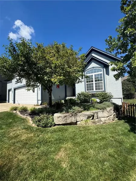 10214 Polfer LN, Kansas City, KS 66109