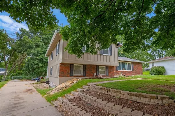 St Joseph, MO 64506,25 N Carriage DR