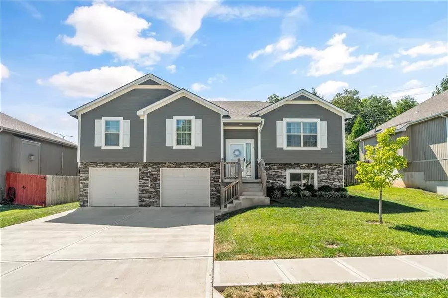 2320 S Old Mill AVE, Independence, MO 64057