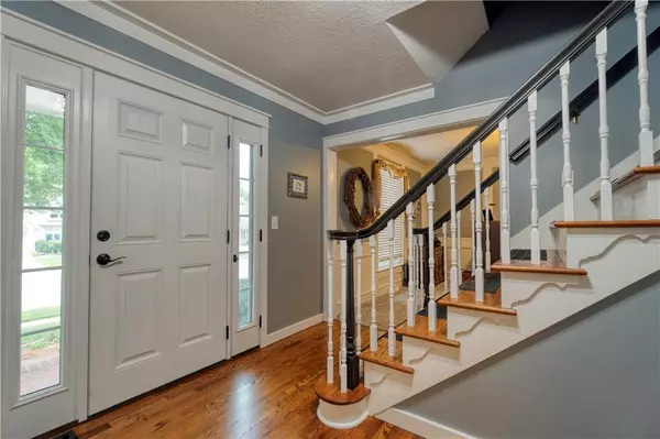 Lee's Summit, MO 64081,813 NW High Point DR