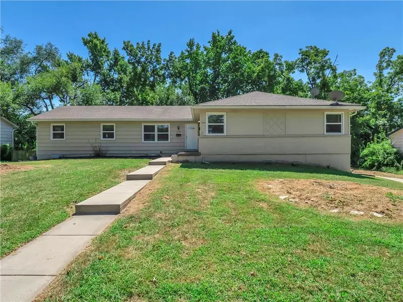 5525-5527 W 97th ST, Overland Park, KS 66207