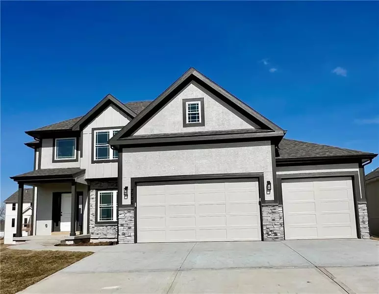 1929 Longview DR, Liberty, MO 64068