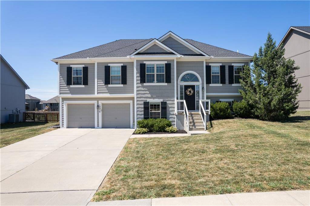 10930 N Randolph AVE, Kansas City, MO 64157