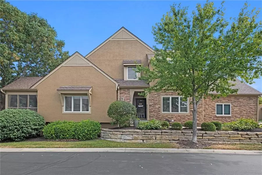 13939 S Summit ST, Olathe, KS 66062