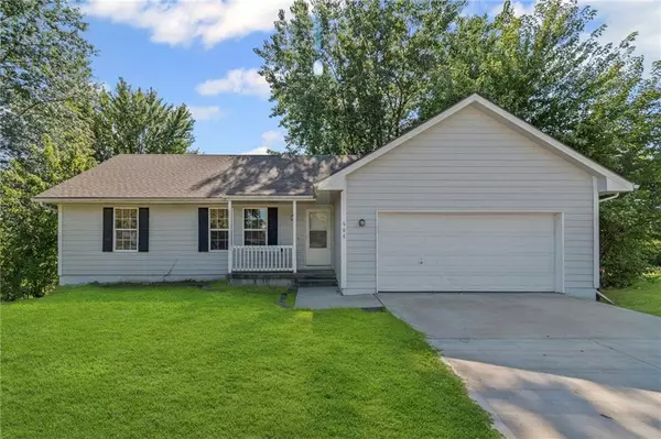 608 Woodson ST, Kearney, MO 64060