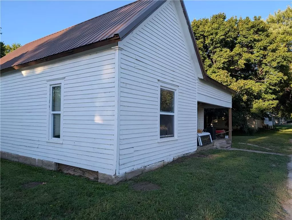 Burlington Jct, MO 64428,115 West 3rd ST