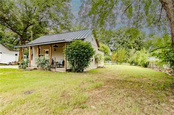 Clinton, MO 64735,413 E Lincoln ST