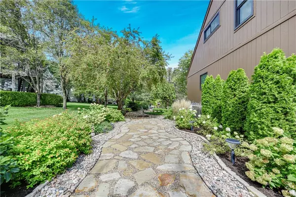 Leawood, KS 66209,3904 W 128 ST