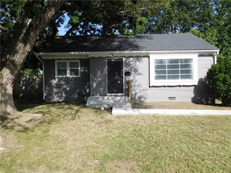 801 S Main ST, Harrisonville, MO 64701