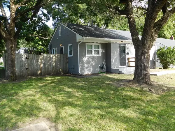 Harrisonville, MO 64701,801 S Main ST