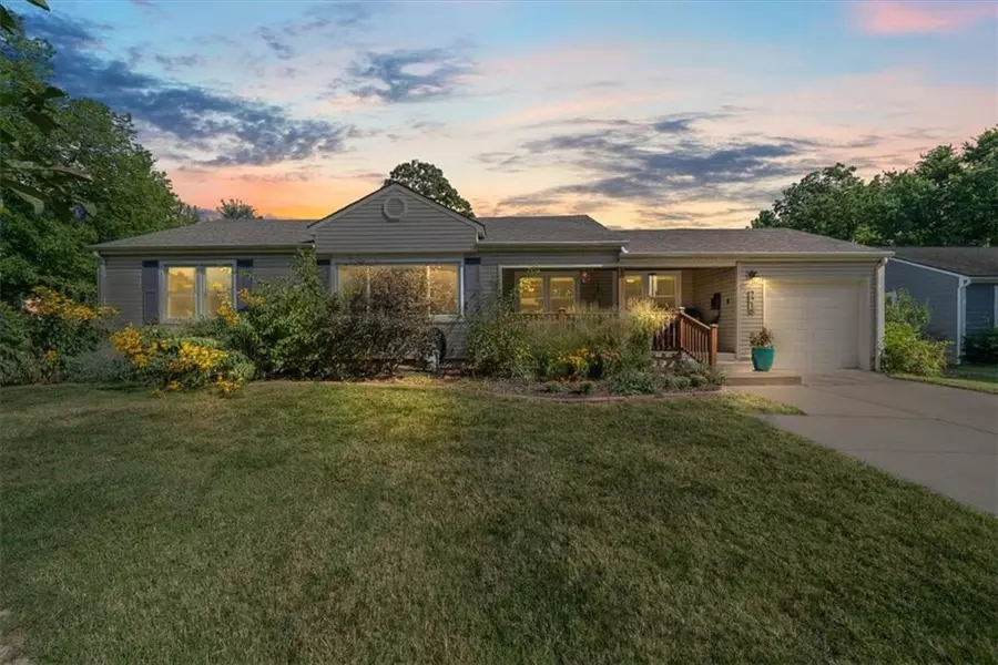 7218 W 86th ST, Overland Park, KS 66212