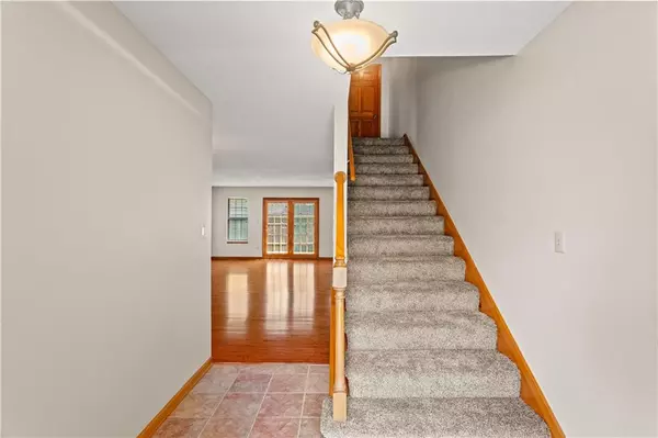 Independence, MO 64055,329 E PARTRIDGE ST