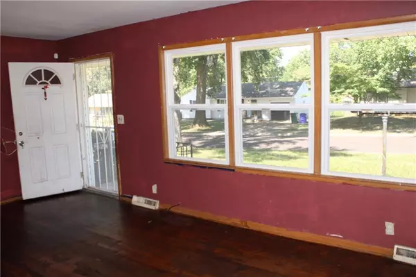 Raytown, MO 64138,8819 E 85th ST