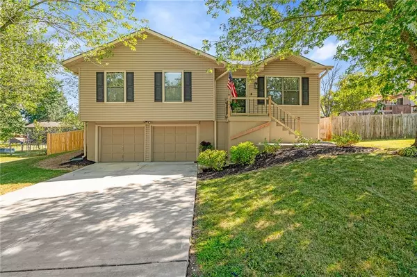 Pleasant Hill, MO 64080,1506 Maple LN
