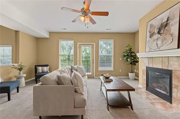Lawrence, KS 66049,5245 Overland DR #D5