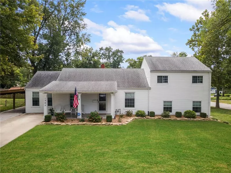 1305 W 29th ST, Independence, MO 64052