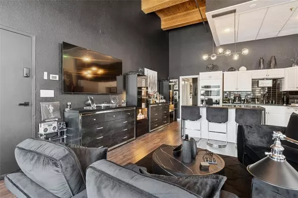 Kansas City, MO 64105,609 Central ST #1108