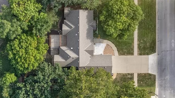 Lawrence, KS 66049,1214 Crestline DR