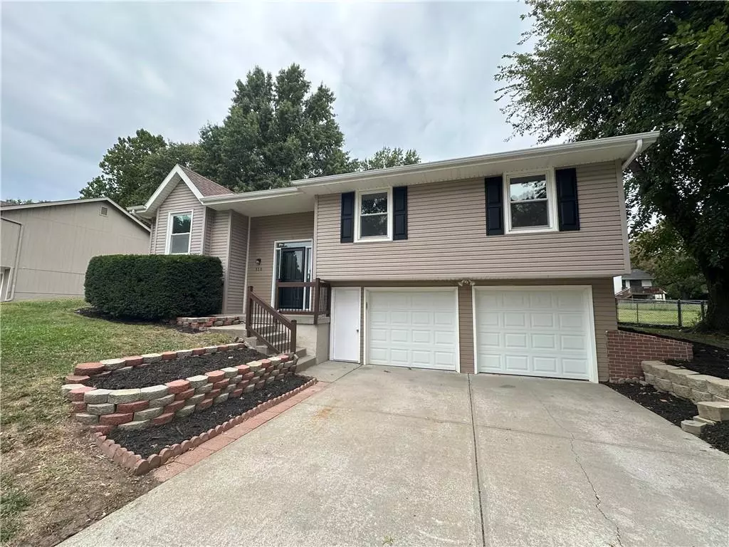 Liberty, MO 64068,510 Sarah LN
