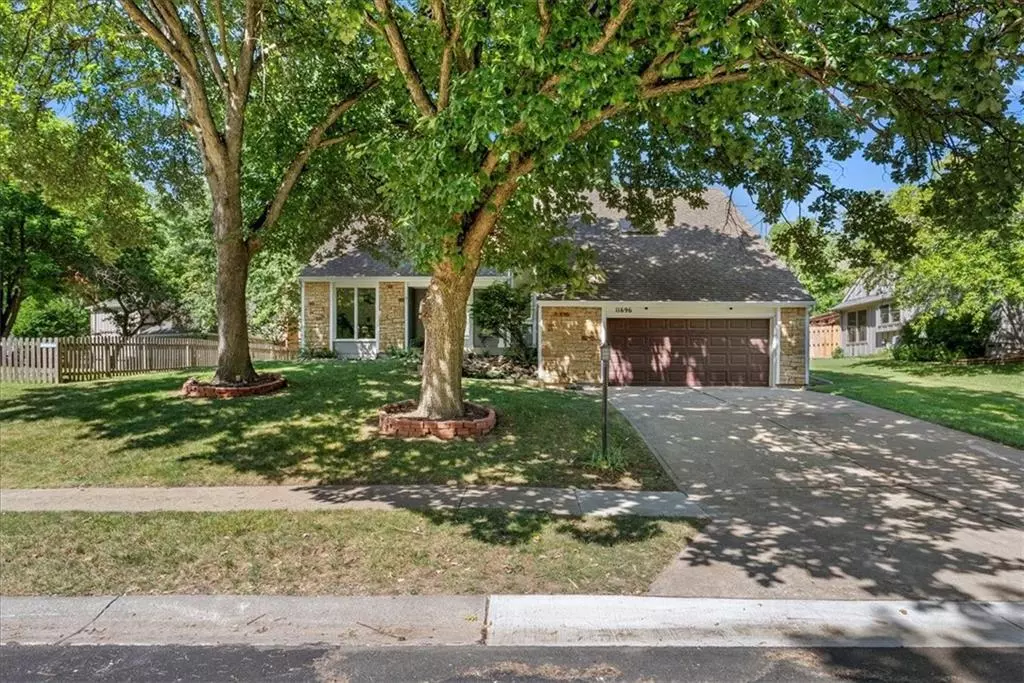 Overland Park, KS 66210,11696 Rosehill RD