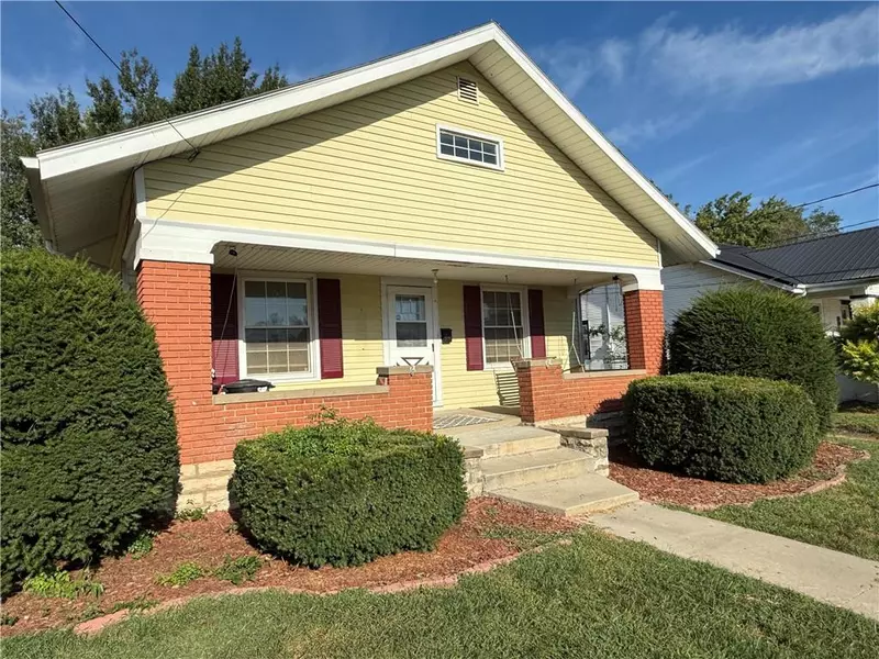 408 S Shaw ST, Richmond, MO 64085