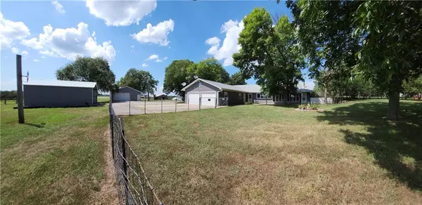 Clinton, MO 64735,66 SW 450 RD