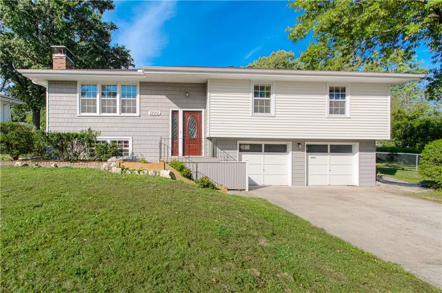 12912 Bristol CT, Grandview, MO 64030