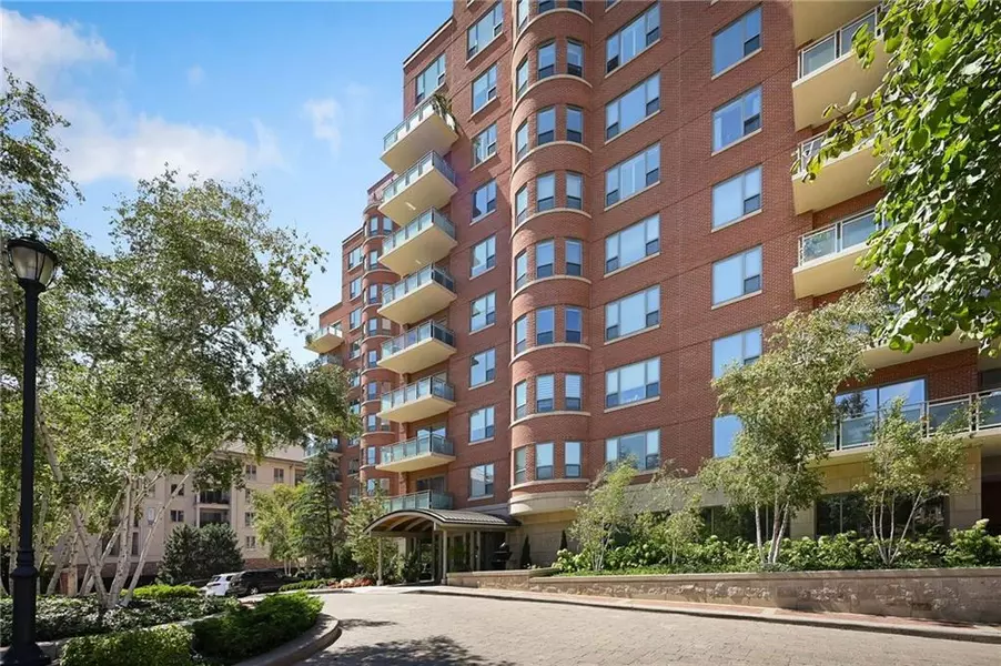 4950 Central ST #207, Kansas City, MO 64112