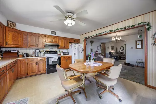 Dennis, KS 67341,661 24500 RD