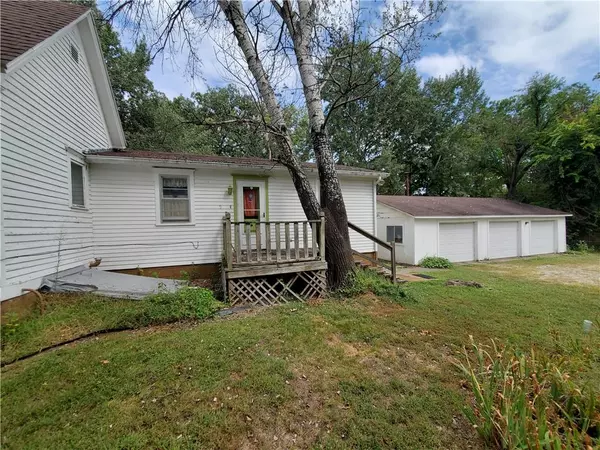 Nevada, MO 64772,729 W Sycamore ST