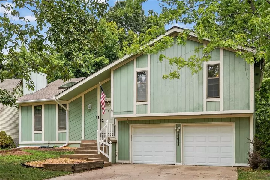 15622 W 126TH ST, Olathe, KS 66062