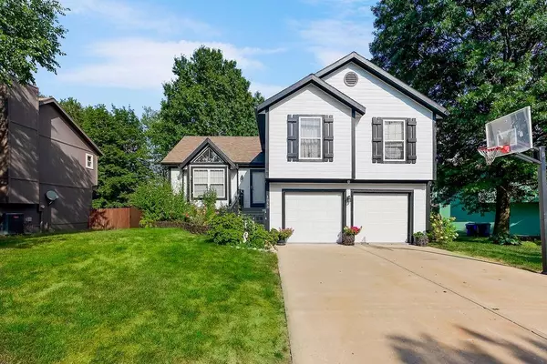 1050 N Lincoln ST,  Olathe,  KS 66061