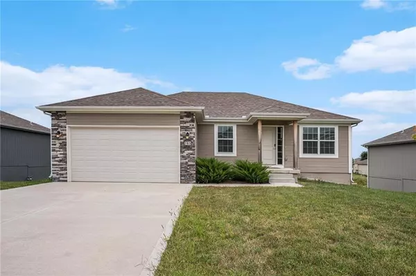 705 Poplar CIR, Belton, MO 64012