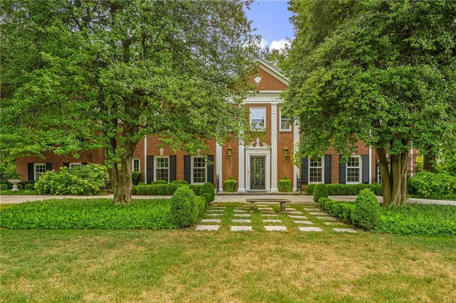 5801 Ward Pkwy, Kansas City, MO 64113