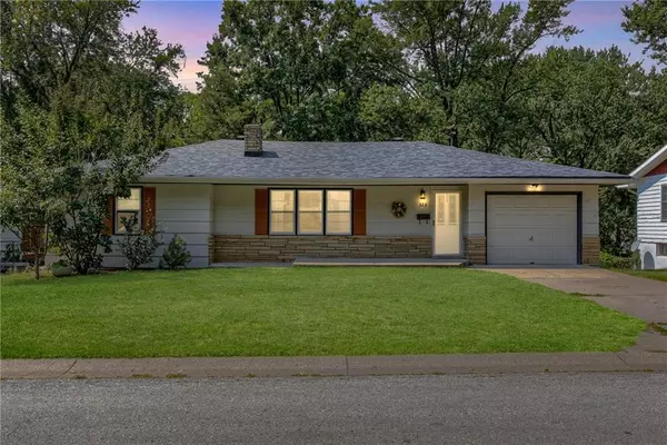 Liberty, MO 64068,322 Maple ST