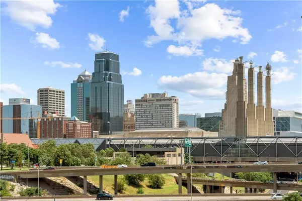 Kansas City, MO 64108,1637 Summit ST