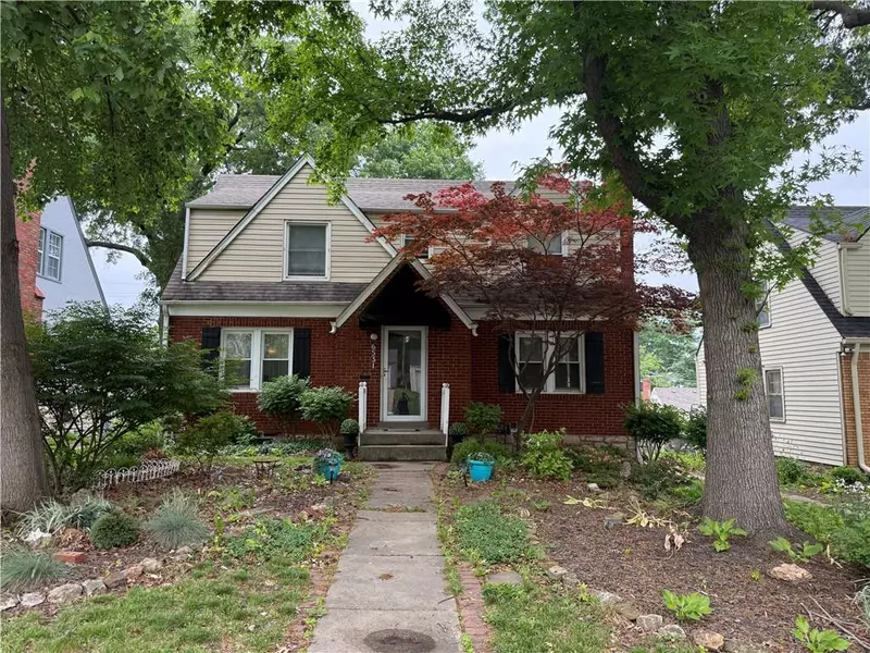 6531 Holmes RD, Kansas City, MO 64131