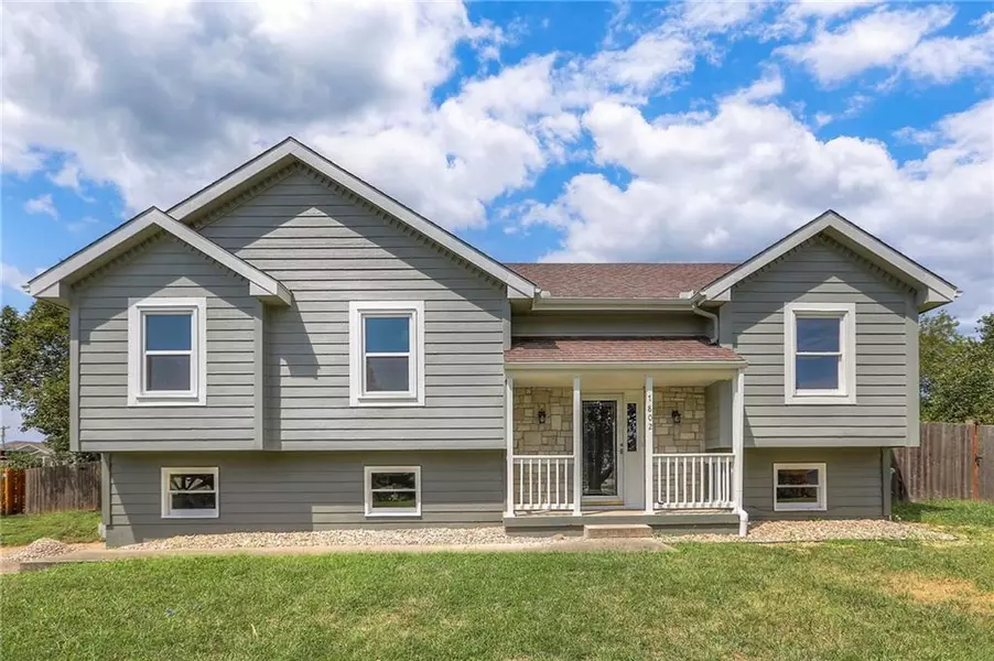 7802 E 162nd ST, Belton, MO 64012