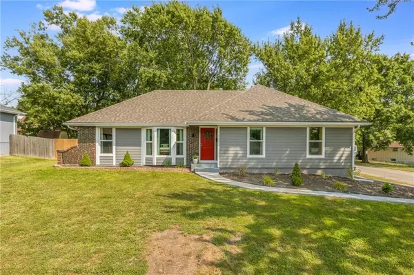 12733 Richmond AVE, Grandview, MO 64030