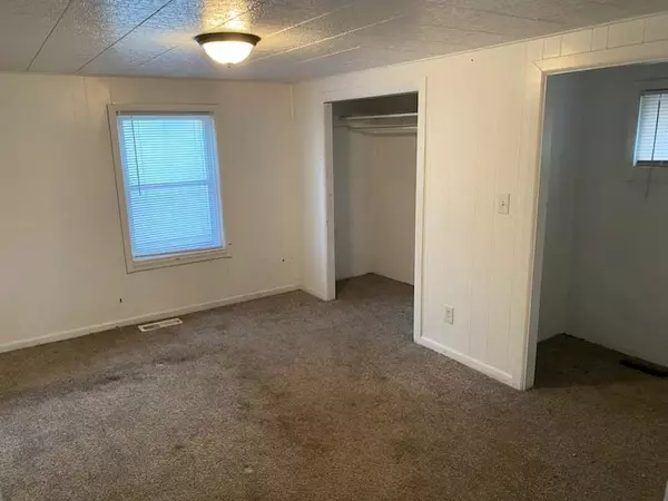 Richmond, MO 64085,507 S Shaw ST