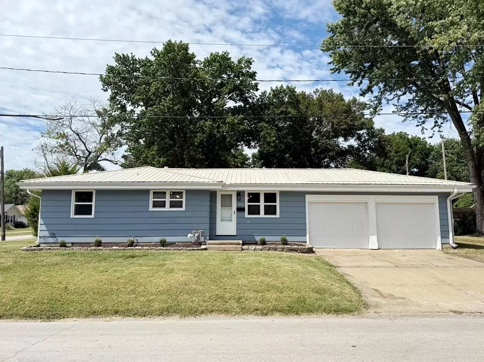 Clinton, MO 64735,313 S Water ST