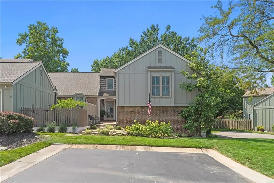 4321 W 111th TER, Leawood, KS 66211