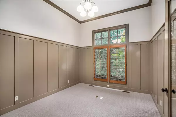 Lenexa, KS 66227,9652 Pickering ST