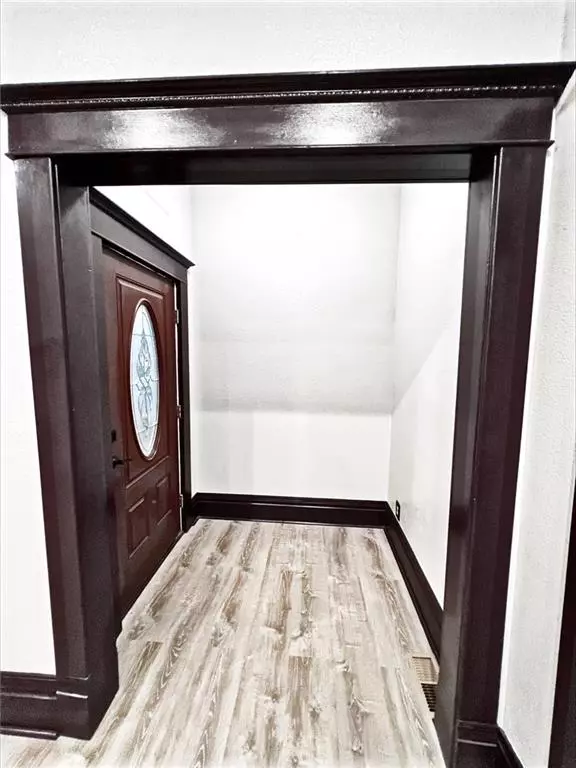 Pittsburg, KS 66762,501 W 8th ST