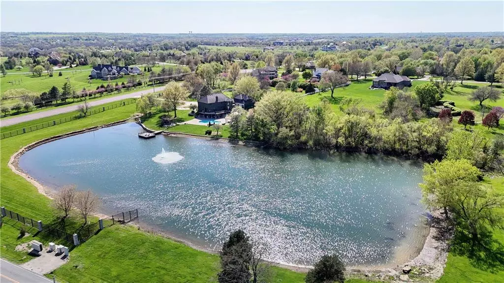 10380 W 179th ST, Overland Park, KS 66013