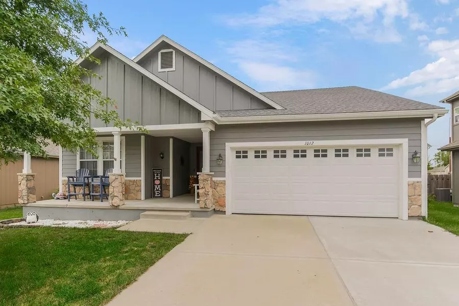 1012 Tamarisk DR, Leavenworth, KS 66048