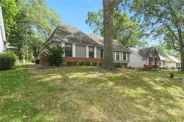 Overland Park, KS 66214,9809 Larsen ST