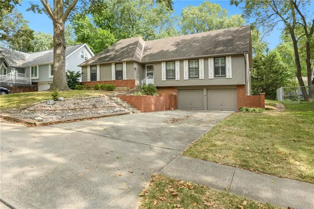 Overland Park, KS 66214,9809 Larsen ST