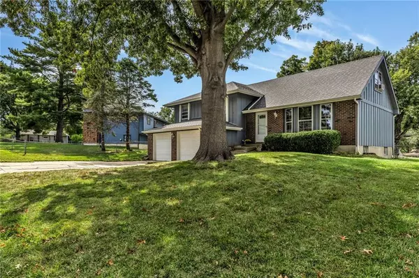 Lansing, KS 66043,261 Holiday DR