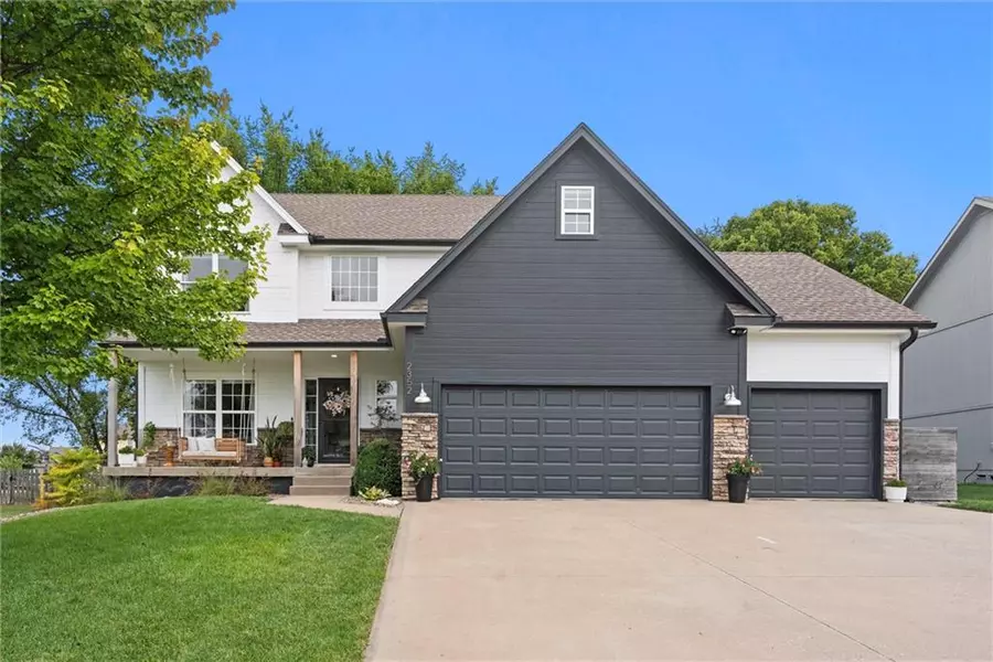 2352 SW River Spring RD, Lee's Summit, MO 64082